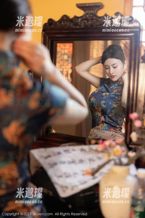 秀人网 - 空姐定制套图：安然anran的一场云上奇遇