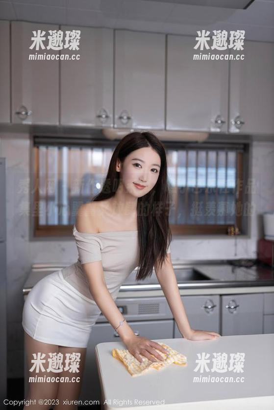 秀人网-小芭乐 秀人网 - 新作透明系列,瞧小芭乐在作品集里小心翼翼又放肆的样子,挺羡慕她的。