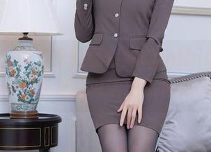 秀人网 – 图库里的杨紫嫣Cynthia与她的红裙，似乎在对我说话—然后我愣住了。