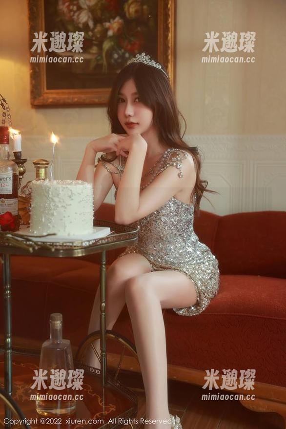 秀人网 - 温妮的美图，隐隐透着少女的俏皮气息