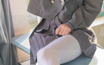 稚乖画册 – 原图合集：生煎团团的花嫁，姿态好像在微风中轻摇。