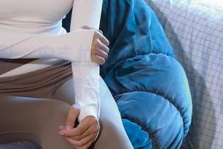 绮梦摄影 – 安吉拉在水中游弋，泳衣成就在线高清大片！