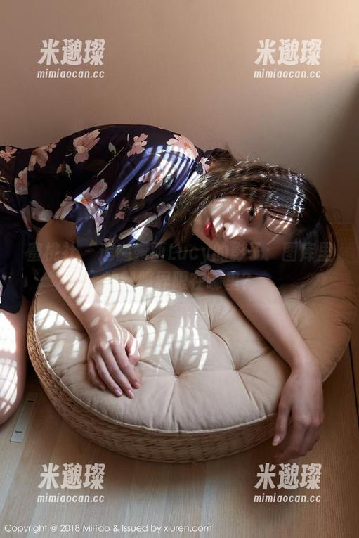 蜜桃社 - 追随露西Lucy的影子：图库里的制服界限在哪里？