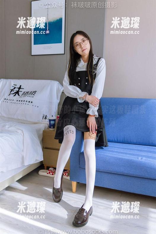 袜啵啵-小沫 袜啵啵 - 不浮夸的小沫,其实这板鞋图集是一份内心骚动的陈列