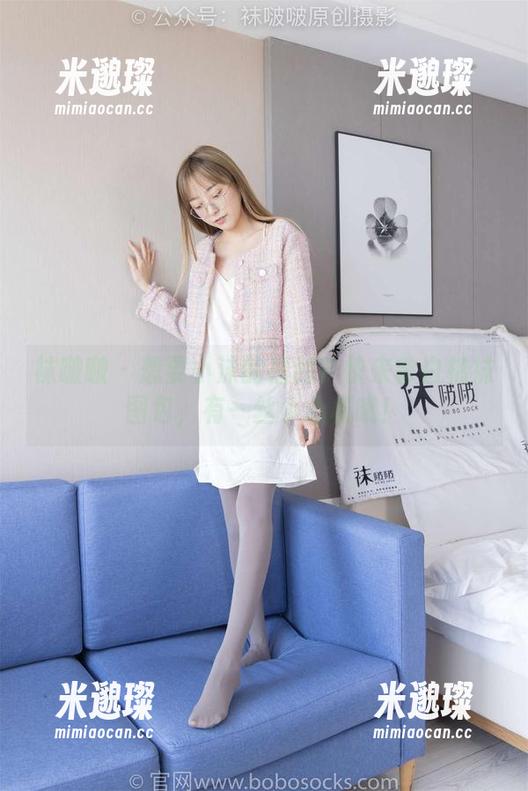 袜啵啵 - 想要小沫的福利？快来拿白棉袜图包，有一丝小心机哦！