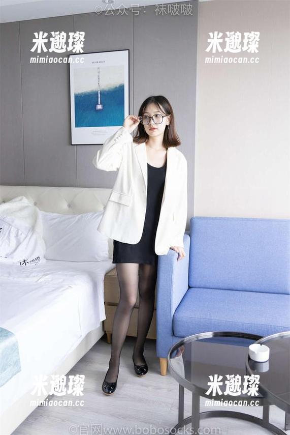袜啵啵 - 小甜豆黑丝新潮趴体：脚尖微加固专属套图，浑身上下都透着趣味！
