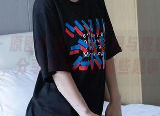 袜啵啵 – 原图外泄：甜甜圈与皮裤裤里的丝，分享中隐藏了哪些趣事？