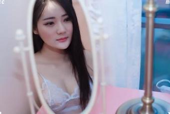 轰趴猫 – Ellie艾栗栗的女孩图包，不停地让我心里默默赞叹，就是很难形容的那种…