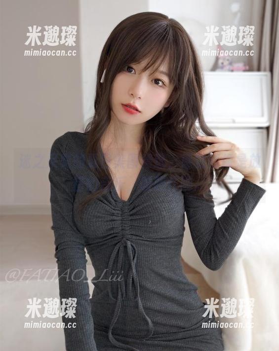 迷之呆梨的夏日美图精选，感觉就像是放错的音乐，吱吱作响。