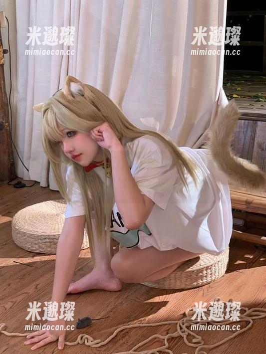 阿薰kaOri给我们带来的漆皮兔写真集，资源看过再说，先让我悠着点细味。