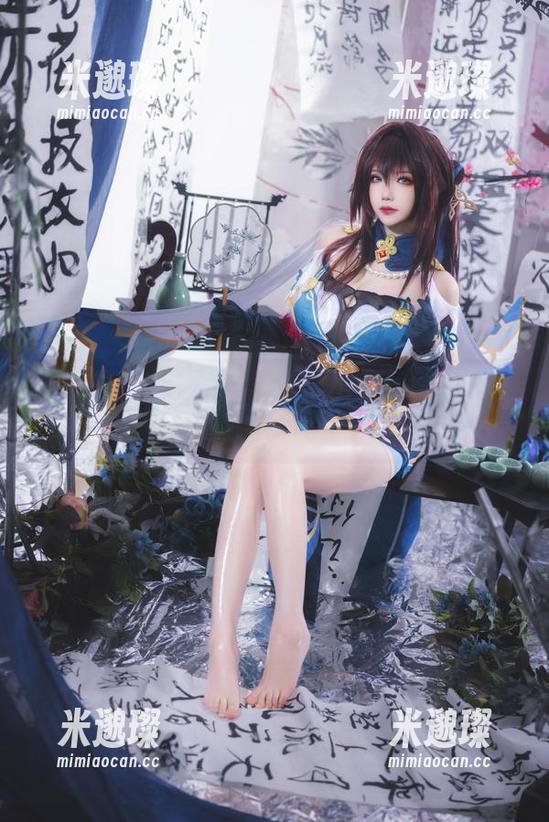 照片里的美足，真让人忍不住多看几遍，雪晴嘟嘟你太会了！
