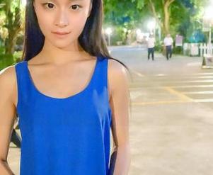 青豆客 – 思淇Sukiii短裤写真，整天想着要不要换件衣服，但她就这样美着。