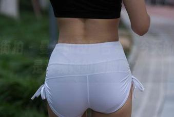 魔镜街拍 – 曼曼的校服合集：今天的作业是注视她的侧脸吗？