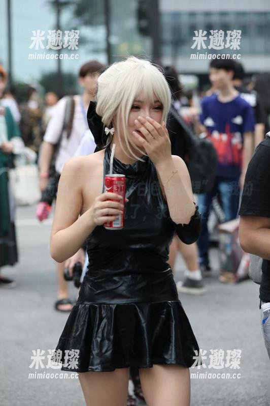魔镜街拍 - 楼楼：“白色连衣裙”，我的写真又偏离正轨了，求心灵安慰。